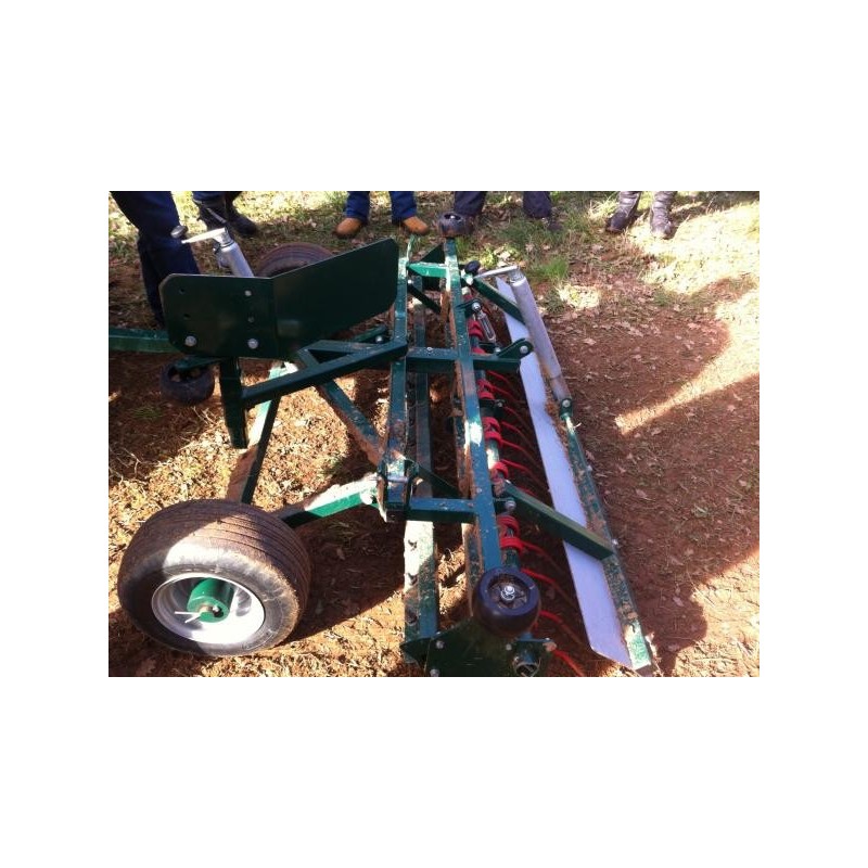 herse de carriere avec lame de bourrelet